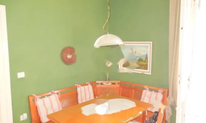 Недвижимость Двухкомнатная квартира в центре: 3