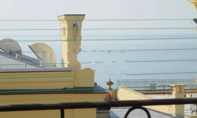 Недвижимость Двухкомнатная квартира в центре: 11