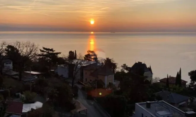 Недвижимость Четырехкомнатная Квартира Центр: 3