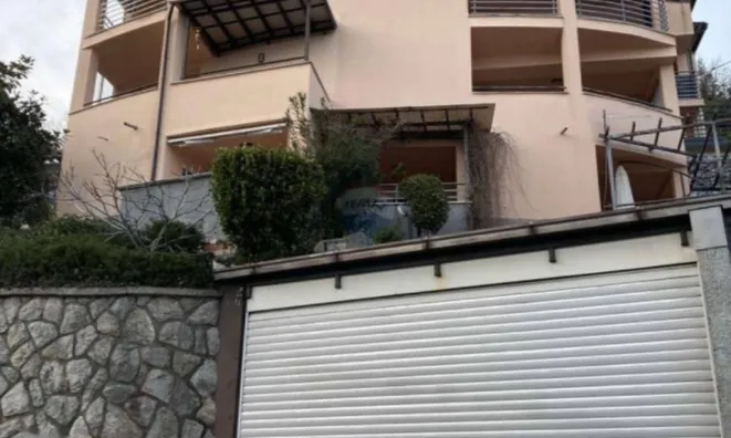 Недвижимость Четырехкомнатная Квартира Центр: 40