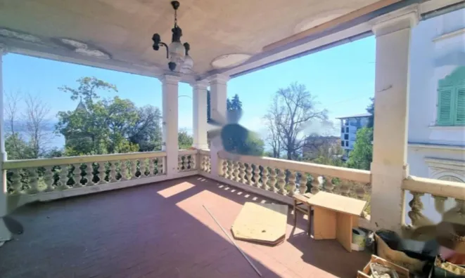 Недвижимость Трехкомнатная квартира в центре Опатии: 1