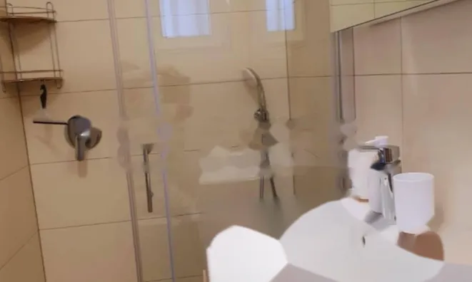 Недвижимость Двухкомнатная квартира в центре: 8