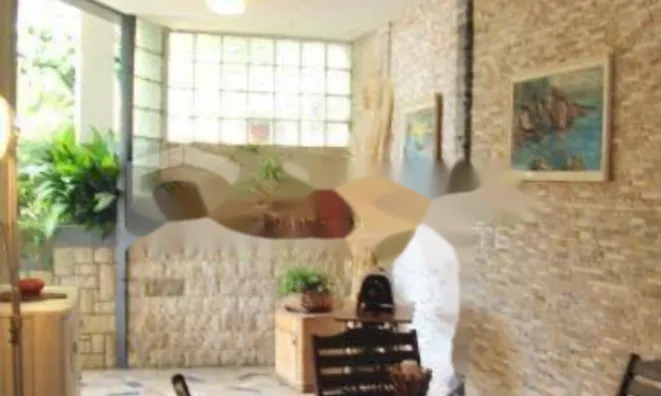 Недвижимость Двухкомнатная квартира в центре: 13