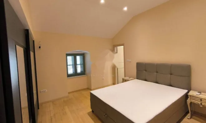 Недвижимость Четырехкомнатная квартира: 6