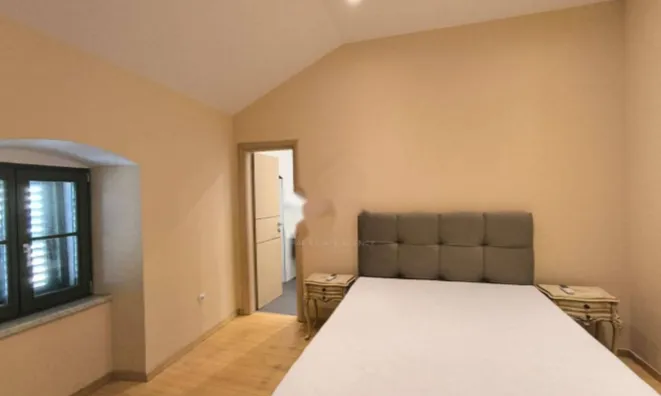 Недвижимость Четырехкомнатная квартира: 8