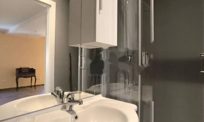 Недвижимость Четырехкомнатная квартира: 13