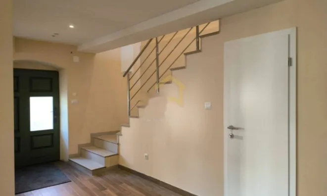 Недвижимость Четырехкомнатная квартира: 15