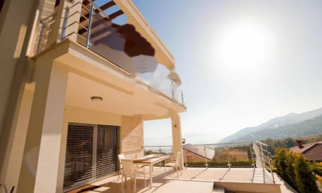 Недвижимость Семейный дом в Поляне: 1