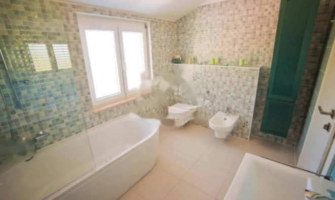 Недвижимость Семейный дом в Поляне: 25