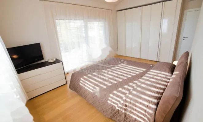 Недвижимость Семейный дом в Поляне: 33