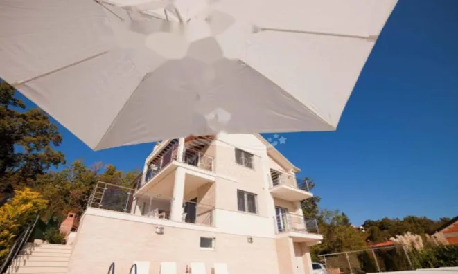 Недвижимость Семейный дом в Поляне: 60