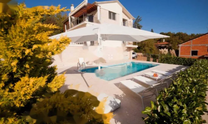 Недвижимость Семейный дом в Поляне: 63