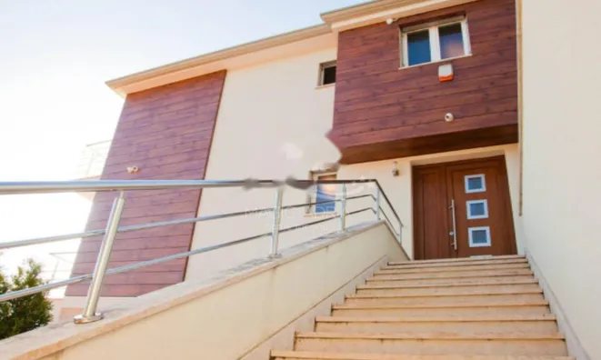 Недвижимость Семейный дом в Поляне: 108