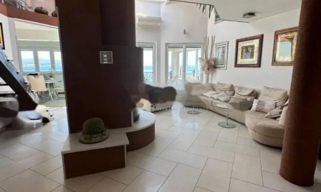 Недвижимость Многоквартирный дом Опатия: 13