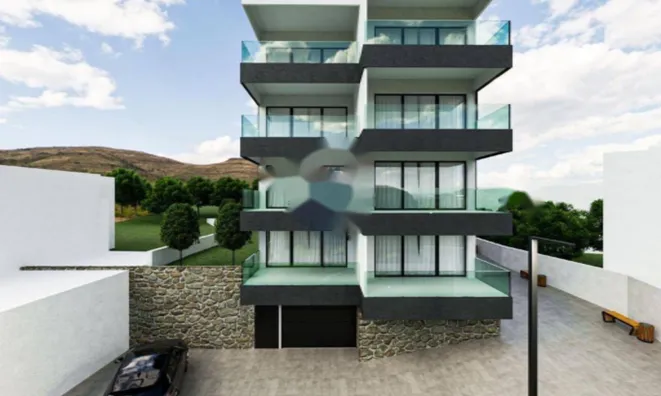 Недвижимость Трехкомнатная квартира в центре: 6