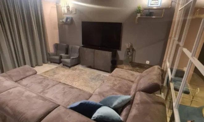 Недвижимость Четырехкомнатная квартира Центр: 13