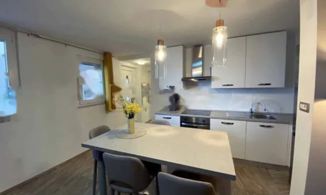 Недвижимость Двухкомнатная квартира Центр: 2