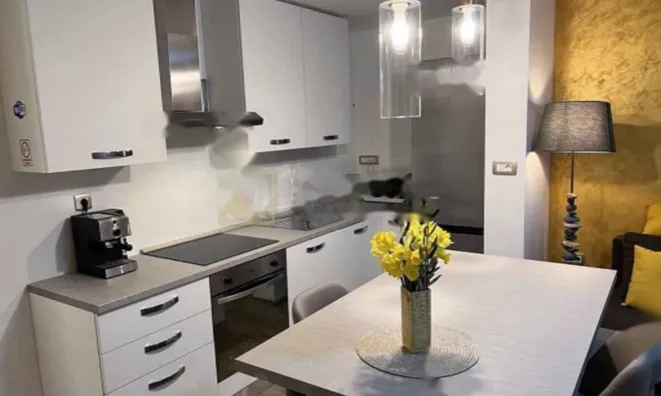 Недвижимость Двухкомнатная квартира Центр: 3