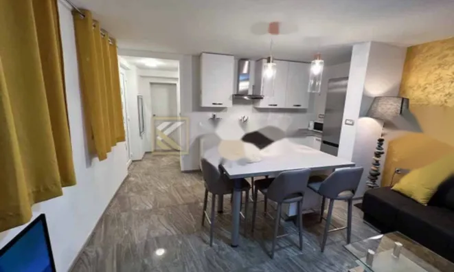 Недвижимость Двухкомнатная квартира Центр: 4