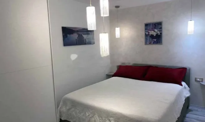 Недвижимость Двухкомнатная квартира Центр: 7