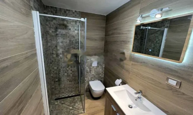 Недвижимость Двухкомнатная квартира Центр: 9