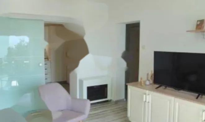 Недвижимость Двухкомнатная квартира в центре: 4