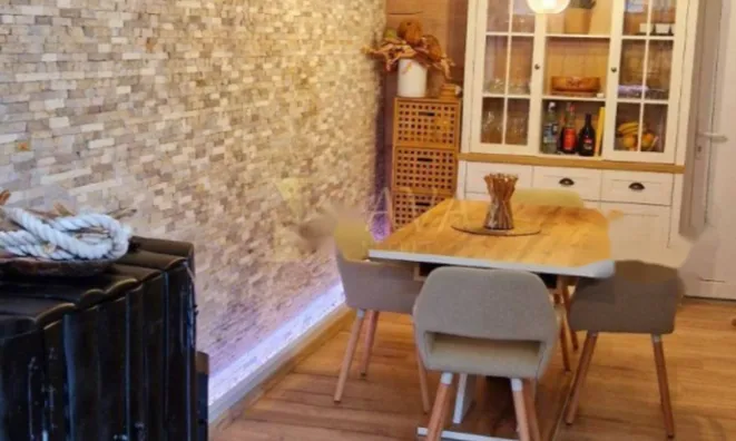 Недвижимость Двухкомнатная квартира в центре: 7