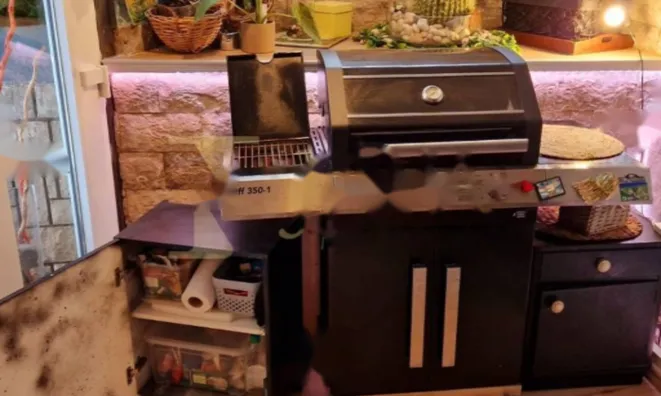 Недвижимость Двухкомнатная квартира в центре: 12