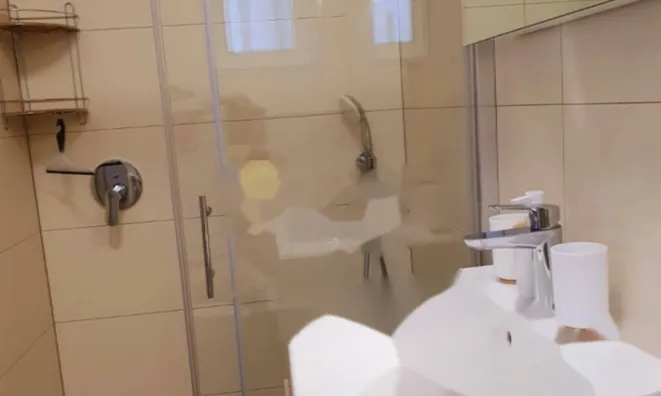 Недвижимость Двухкомнатная квартира в центре: 15