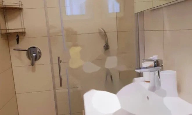 Недвижимость Двухкомнатная квартира в центре: 18