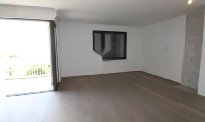 Недвижимость Трёхкомнатная квартира в Опатии: 9