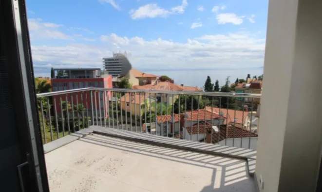 Недвижимость Трёхкомнатная квартира в Опатии: 15