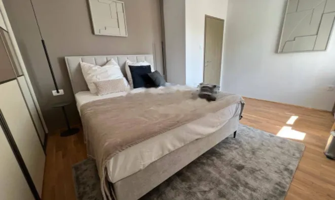 Недвижимость Трехкомнатная квартира Побри: 13