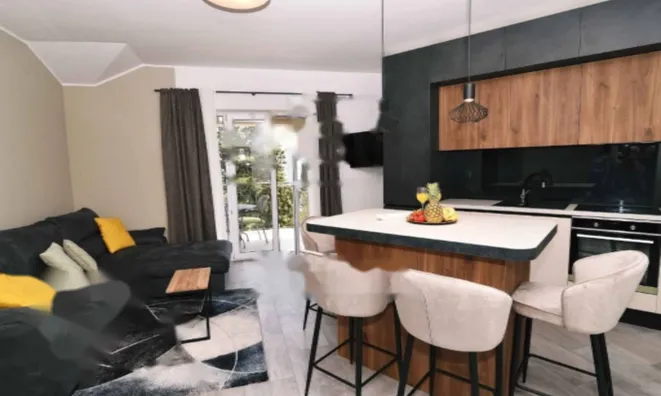 Недвижимость Двухкомнатная квартира в центре: 1