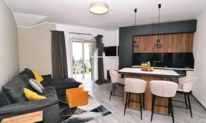 Недвижимость Двухкомнатная квартира в центре: 6