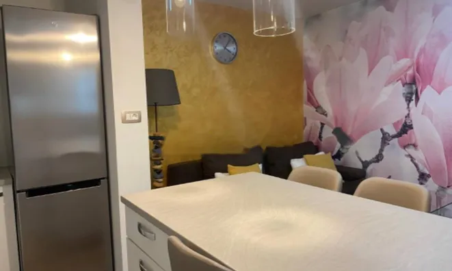 Недвижимость Двухкомнатная квартира Центр: 6