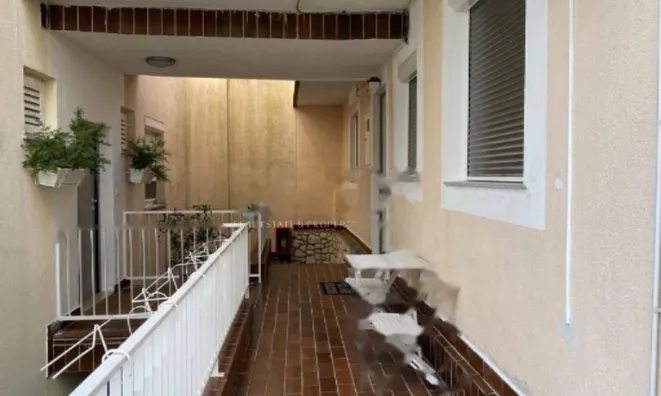 Недвижимость Двухкомнатная квартира Центр: 9