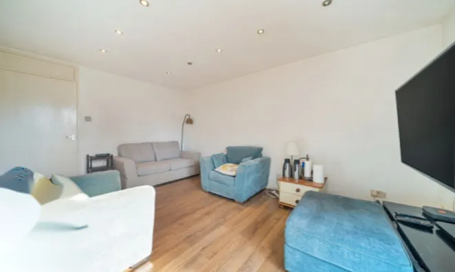 Недвижимость Ellen Street: 8