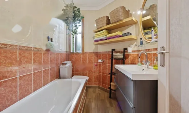 Недвижимость Neasden Lane: 9