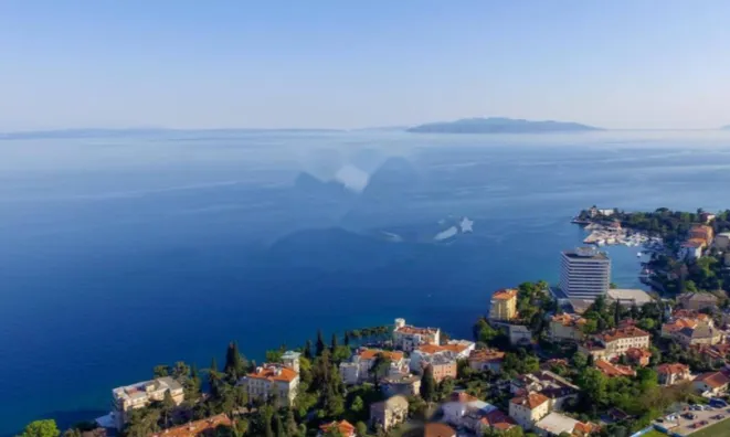 Недвижимость Трёхкомнатная квартира в центре: 9