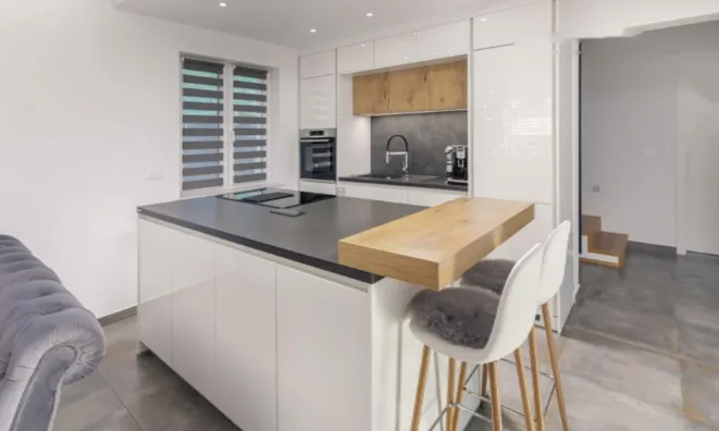 Недвижимость Дом, Прадэ, У Школы: 4