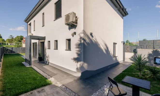 Недвижимость Дом, Прадэ, У Школы: 26