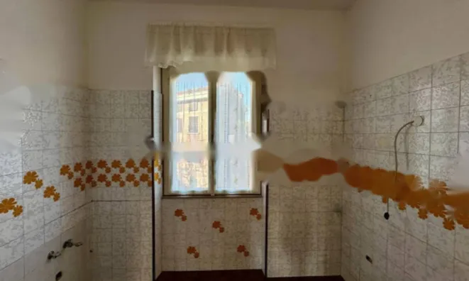 Недвижимость Трехкомнатная квартира в центре: 7