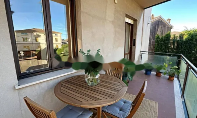 Недвижимость Трехкомнатная квартира в центре: 11