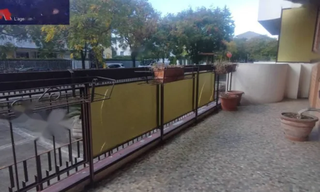 Недвижимость Четырехкомнатная квартира: 1