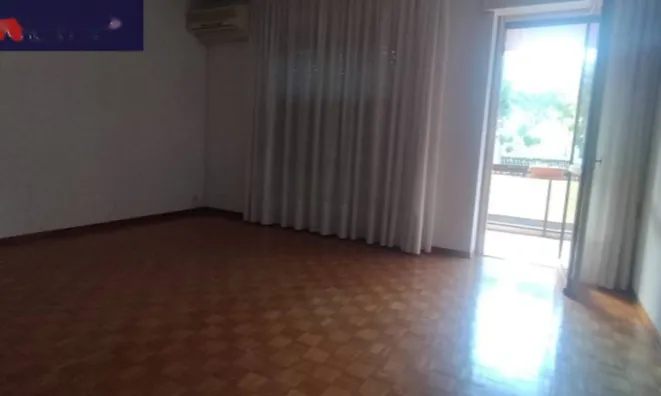 Недвижимость Четырехкомнатная квартира: 4