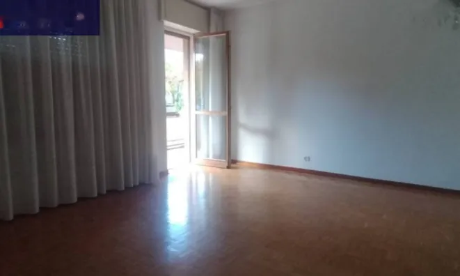 Недвижимость Четырехкомнатная квартира: 5