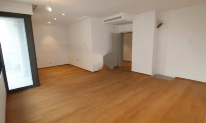 Недвижимость Трёхкомнатная квартира в центре: 3