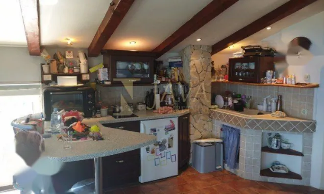 Недвижимость Трёхкомнатная квартира в центре: 4