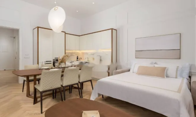 Недвижимость Трехкомнатная квартира, Центр: 2